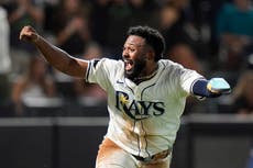 Rays anotan tres en la novena y remontan para vencer 4-3 a Rangers