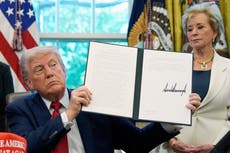 Gobierno de Trump pide a la Corte Suprema mantener despidos masivos en Educación