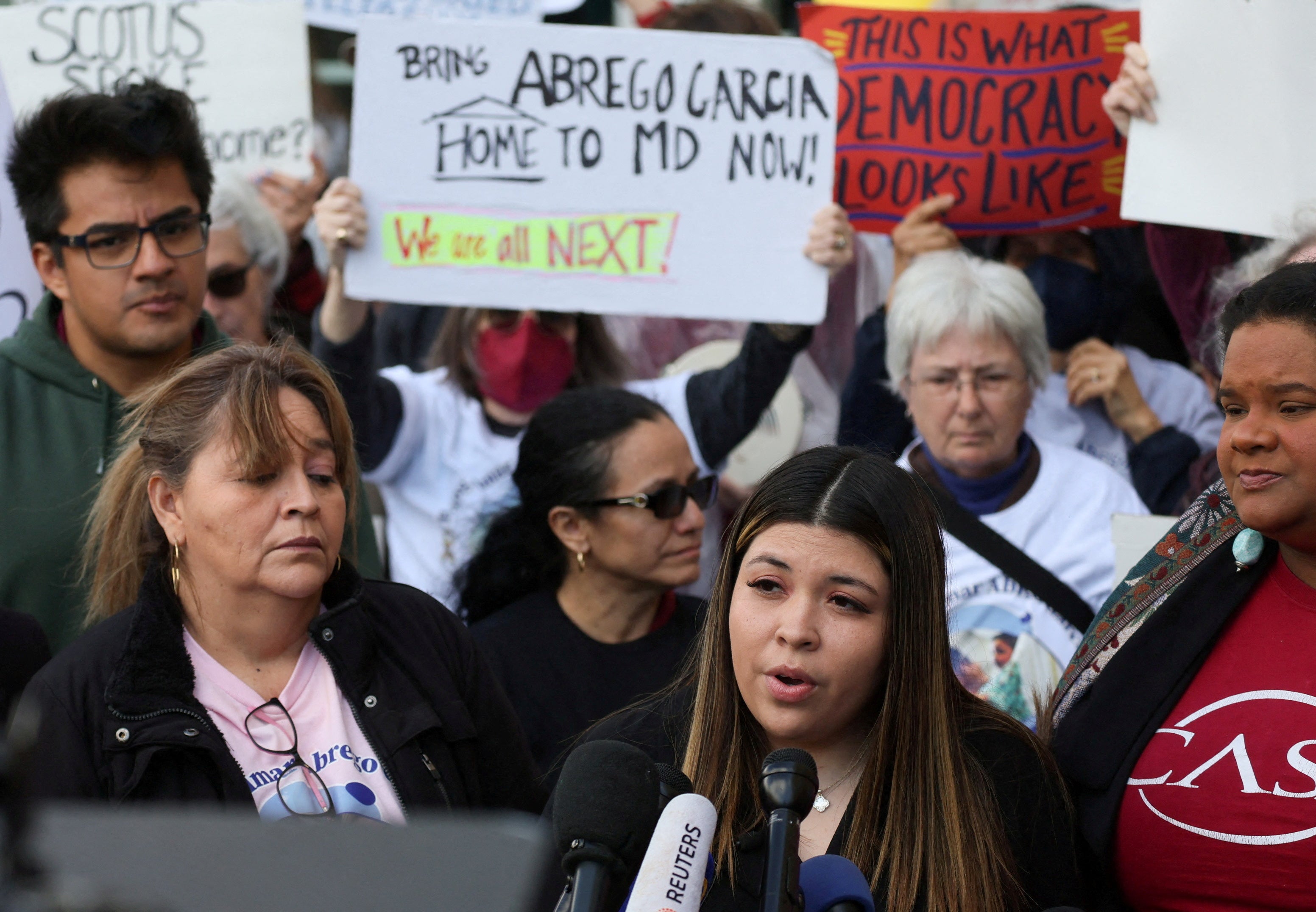 La familia y los abogados de Ábrego García han instado a la administración de Trump a devolver al inmigrante salvadoreño, cuya imputación refleja un “abuso de poder”, según su equipo legal