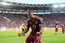 Venezuela vence 2-0 a Bolivia y se afianza en puesto de repechaje para el Mundial