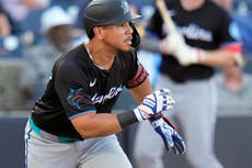 Hernández logra hit clave en la 10ma y Marlins superan a Morel y Rays 11-10