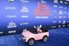"Lilo & Stitch" lidera en taquilla por tercera semana seguida