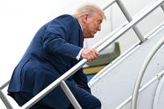 ¿Trump lleva una férula oculta en la pierna? Aumentan los rumores tras su caída