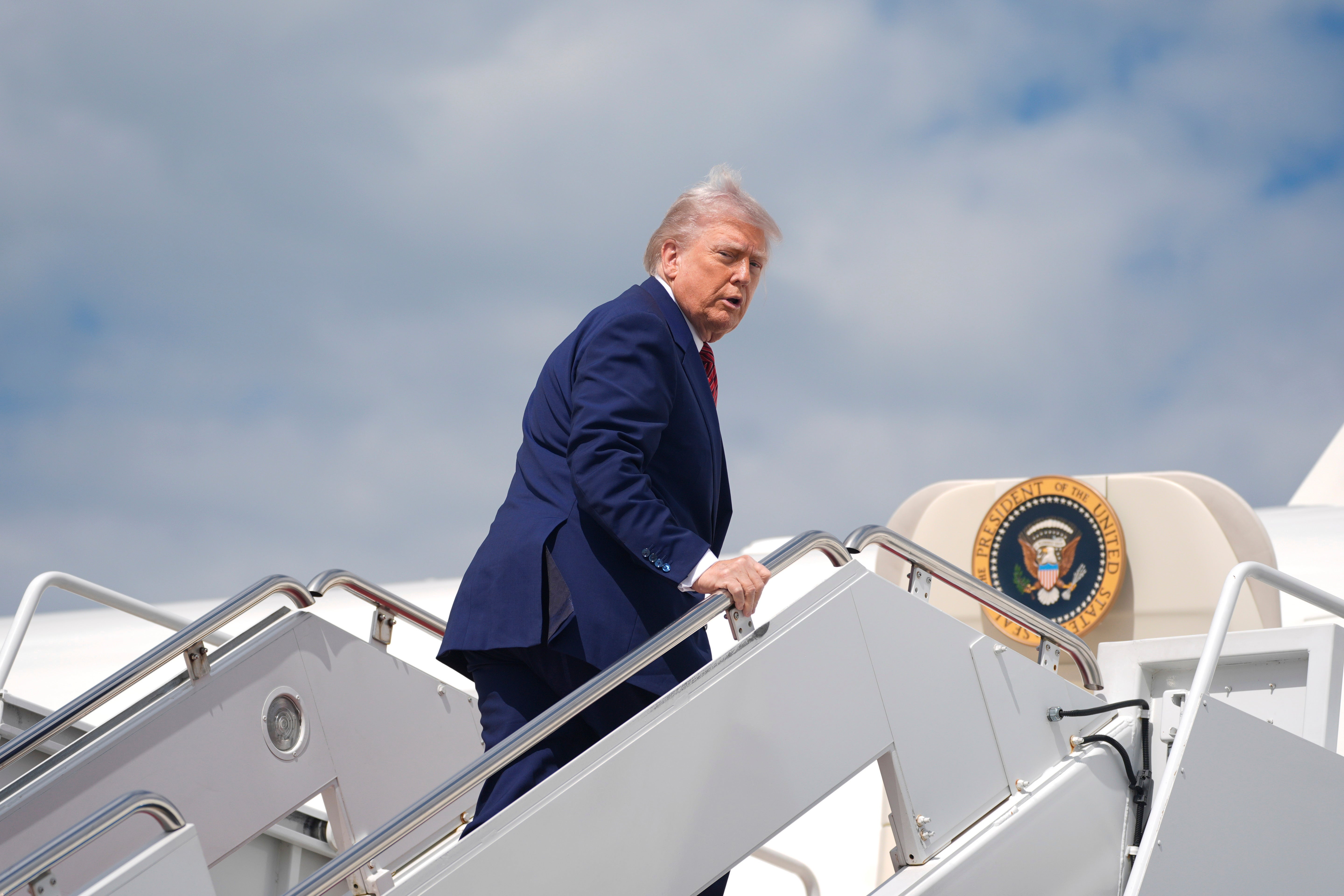 TRUMP-QATAR-AVIÓN-AP EXPLICA