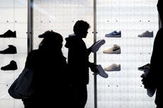 Consumidores de EEUU están retrasándose en sus pagos de créditos a plazos