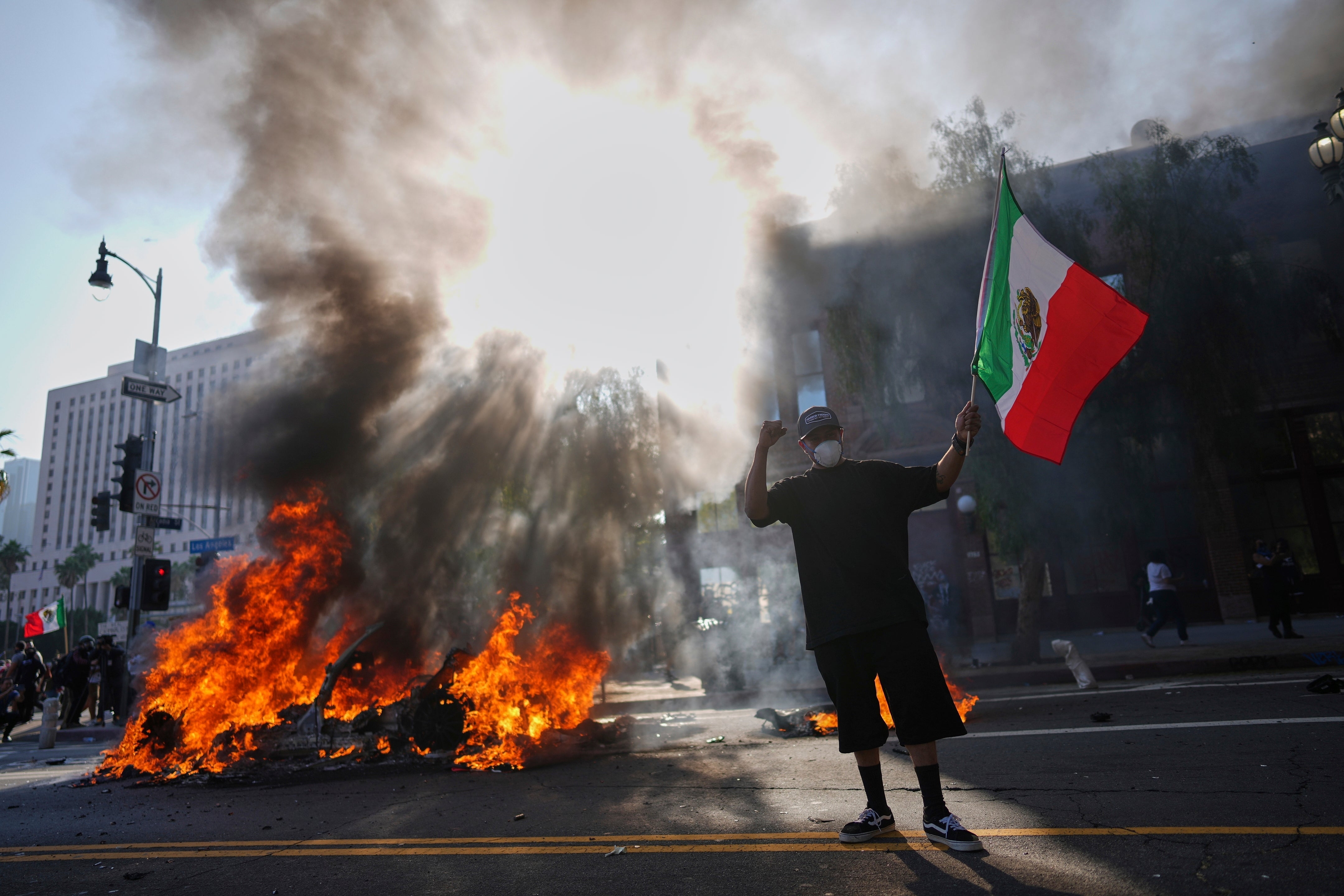 Trump despliega la Guardia Nacional tras disturbios por redadas migratorias en LA
