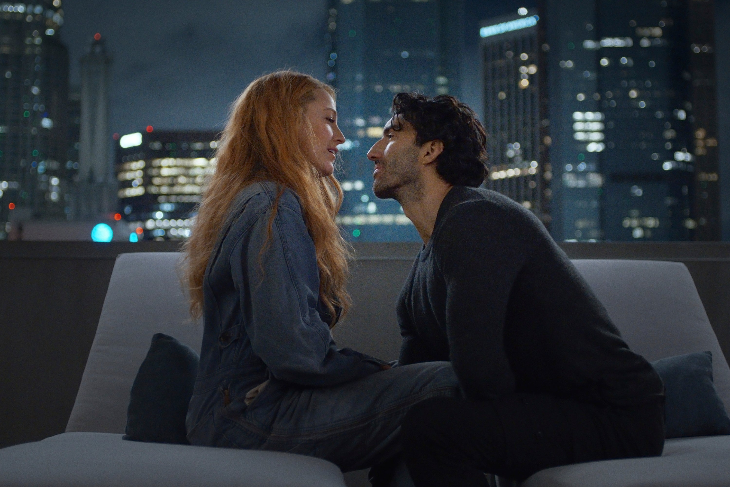 Blake Lively ha demandado a Justin Baldoni y a sus publicistas diciendo que la difamaron en secreto en Internet y en la prensa por presentar denuncias de acoso sexual