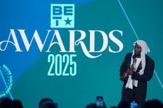El 25º aniversario de los Premios BET brilla con Doechii, Jamie Foxx y Mariah Carey