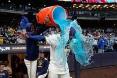 Chourio y Bauers conectan jonrones para llevar a los Brewers al triunfo 4-uno sobre los Braves