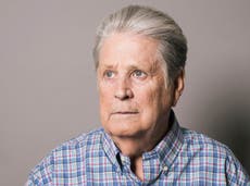 Brian Wilson, líder visionario de los Beach Boys y juglar del verano, muere a los 82 años