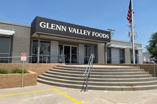 Propietario de planta allanada por el ICE en Omaha afirma que sigue las reglas de contratación