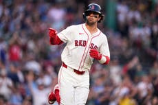 El novato Marcelo Mayer conecta 2 jonrones y ayuda a que Medias Rojas venzan 4-3 a Rays