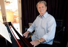 Bob Dylan, Carole King, Keith Richards y otros lamentan la muerte de Brian Wilson