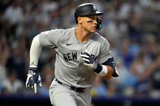 Judge conecta jonrón por 3er juego seguido y Yankees vencen 6-3 a Reales con gran faena de Schmidt