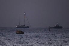 Israel deporta a otros seis activistas detenidos en barco de ayuda a Gaza, dice grupo de DDHH