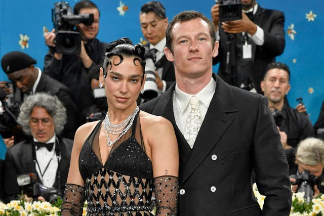 DUA LIPA-CALLUM TURNER