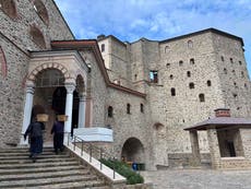 Sismos dañan monasterios centenarios en una comunidad religiosa aislada en Grecia