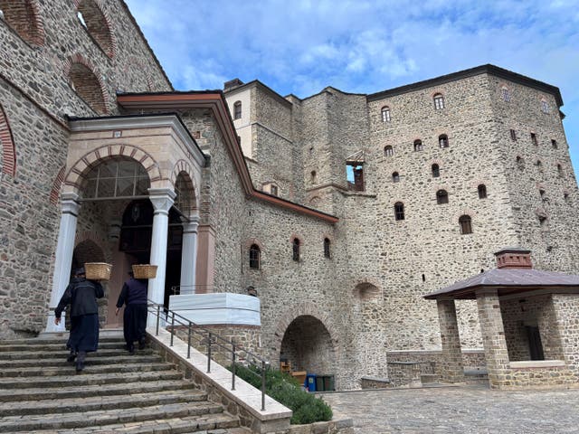 EUR-GEN GRECIA-SISMO-MONASTERIO DAÑOS