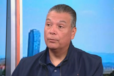 Alex Padilla afirma que el FBI lo escoltó a la rueda de prensa antes de ser expulsado