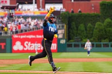 Suárez lanza 7 innings en blanco, Schwarber conecta su 22° jonrón y Filis vencen 8-0 a Toronto