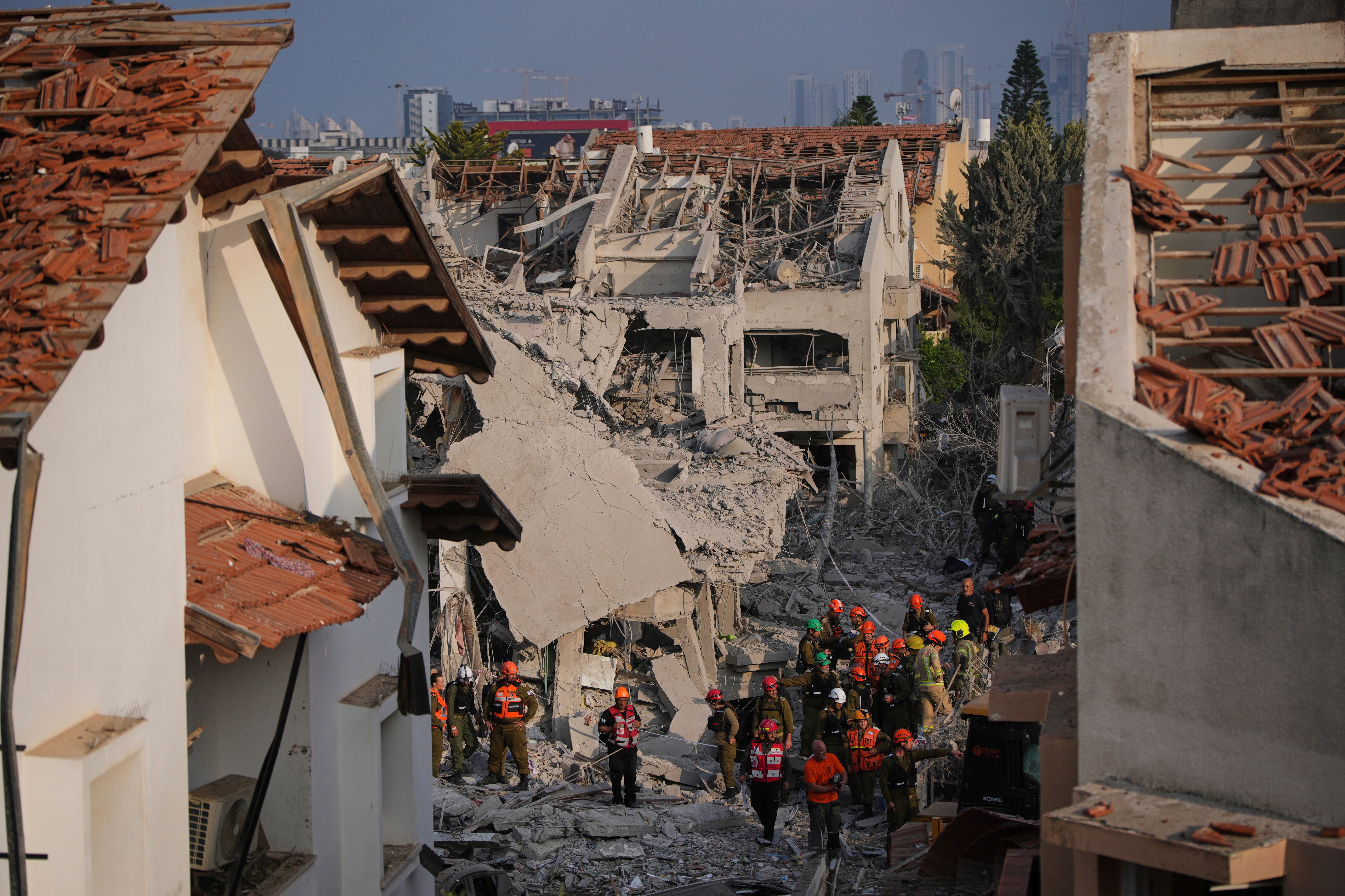 Irán toma represalias tras ataques de Israel a su programa nuclear y fuerzas armadas