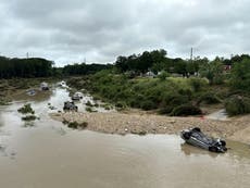 Sube a 13 el número de muertos por inundaciones en San Antonio