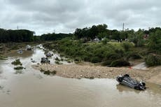 Sube a 13 el número de muertos por inundaciones en San Antonio