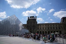 Abrumado y con poco personal, el Louvre cierra sus puertas: señal de advertencia para sobreturismo