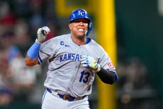 Pérez conecta 2 jonrones, Witt logra cuadrangular y Reales superan 6-1 a Rangers