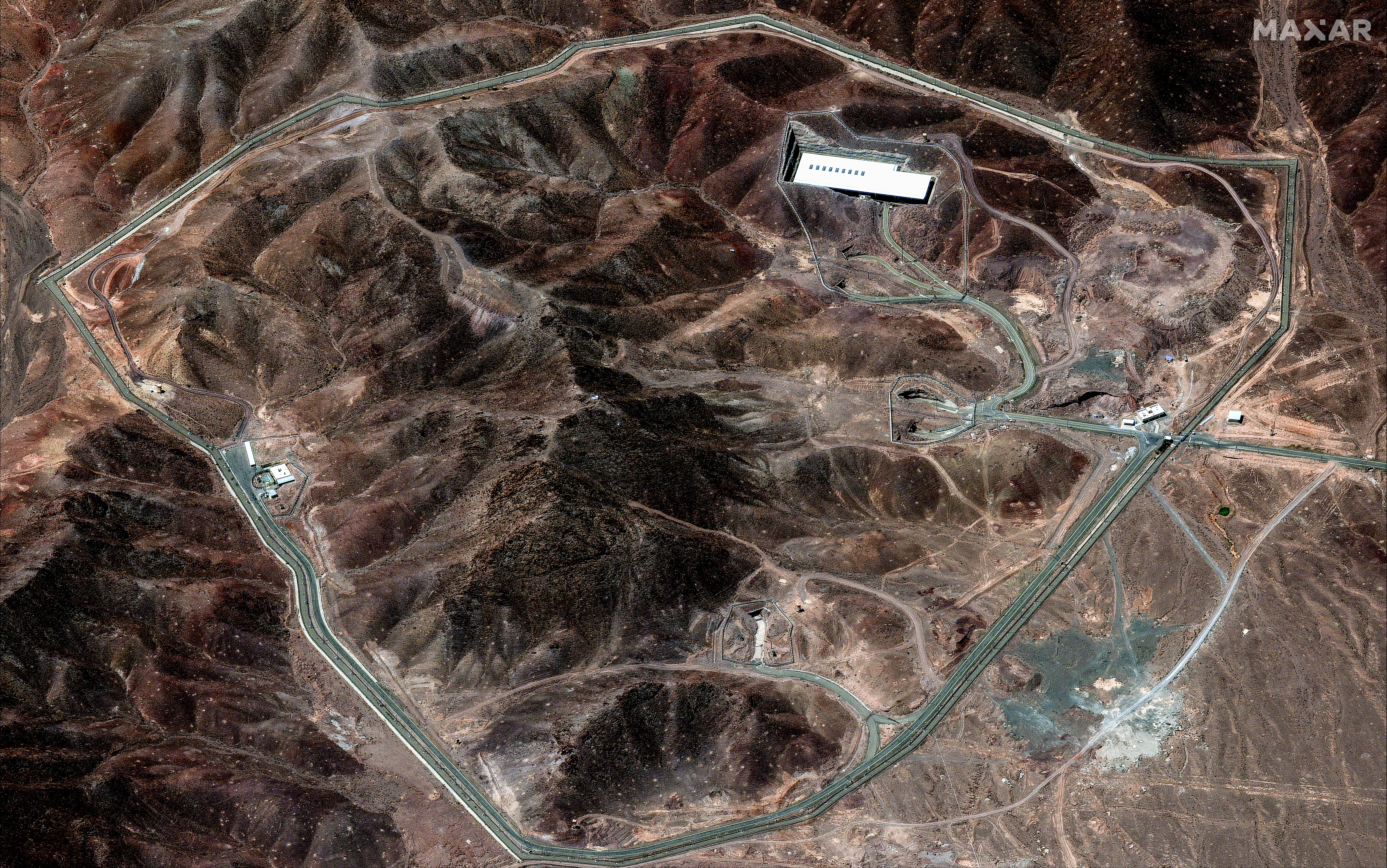 Imagen de satélite de Maxar que muestra las instalaciones nucleares de Fordow (Irán) el 14 de junio de 2025