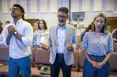 Religiosos nicaragüenses liberados de prisión dicen que la cárcel fortaleció su fe