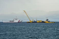 Sacarán del agua a superyate británico hundido en Italia