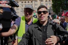 Rapero Mo Chara de Kneecap enfrenta cargo relacionado con terrorismo