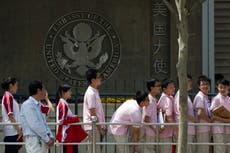 EEUU reanuda visas para estudiantes extranjeros, pero exige acceso a cuentas de redes sociales