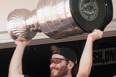 La Copa Stanley se daña durante celebración de bicampeonato de Panthers