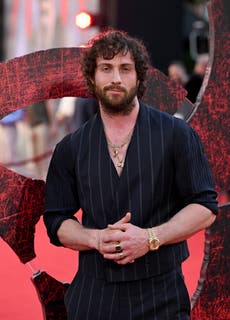 Aaron Taylor-Johnson alimenta los rumores sobre su nuevo papel como James Bond