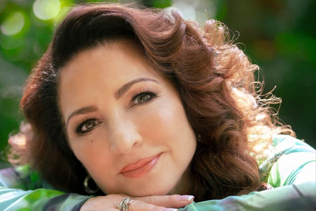 <p>Reina del pop latino: Gloria Estefan es una de las cantantes más vendidas de todos los tiempos, con más de 100 millones de discos vendidos</p>