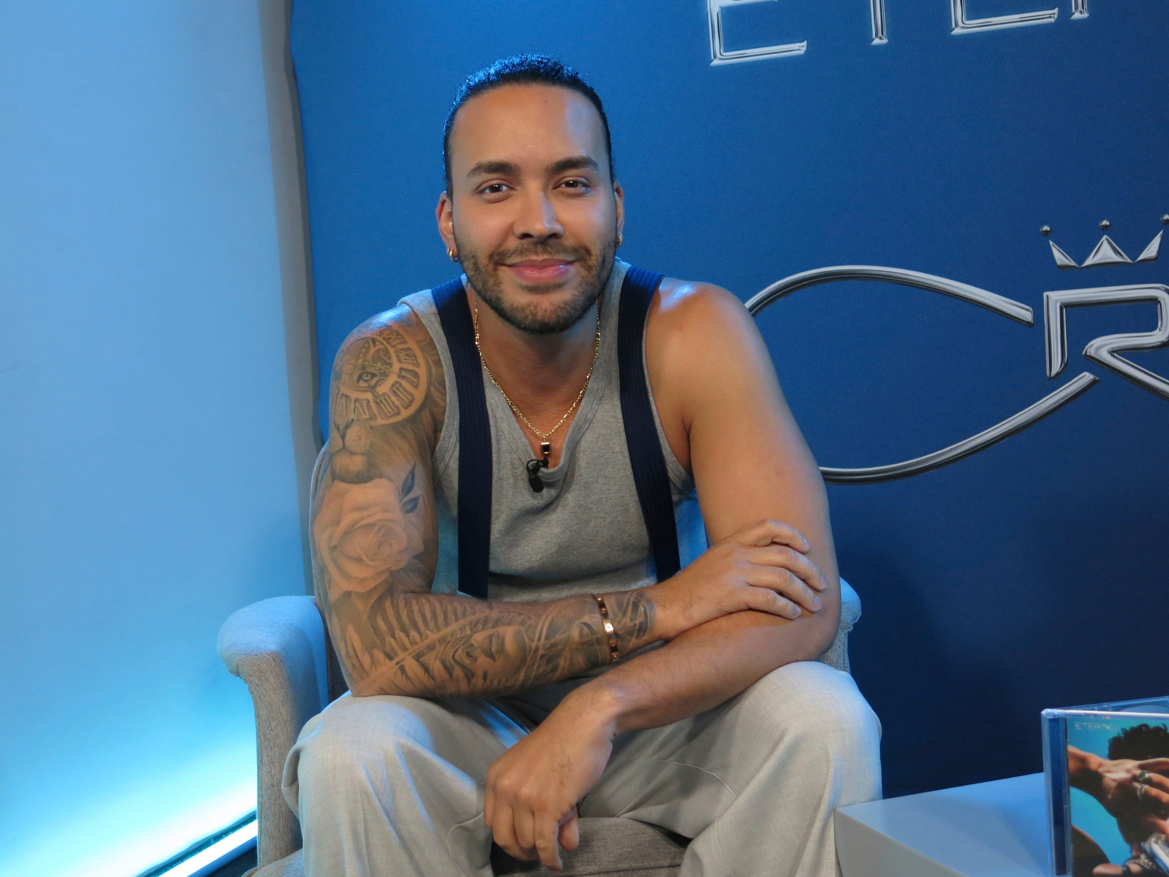 Prince Royce lleva a The Beatles y Elvis Presley al mundo de la bachata