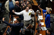 Congreso colombiano aprueba por completo reforma laboral. ¿Petro desistirá de la consulta popular?