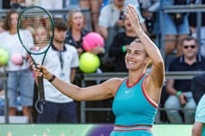 Sabalenka logra una loca remontada para vencer a Rybakina en Berlín