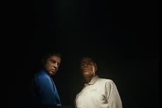 Liam y Noel Gallagher son fotografiados juntos en una colaboración de Oasis y Adidas