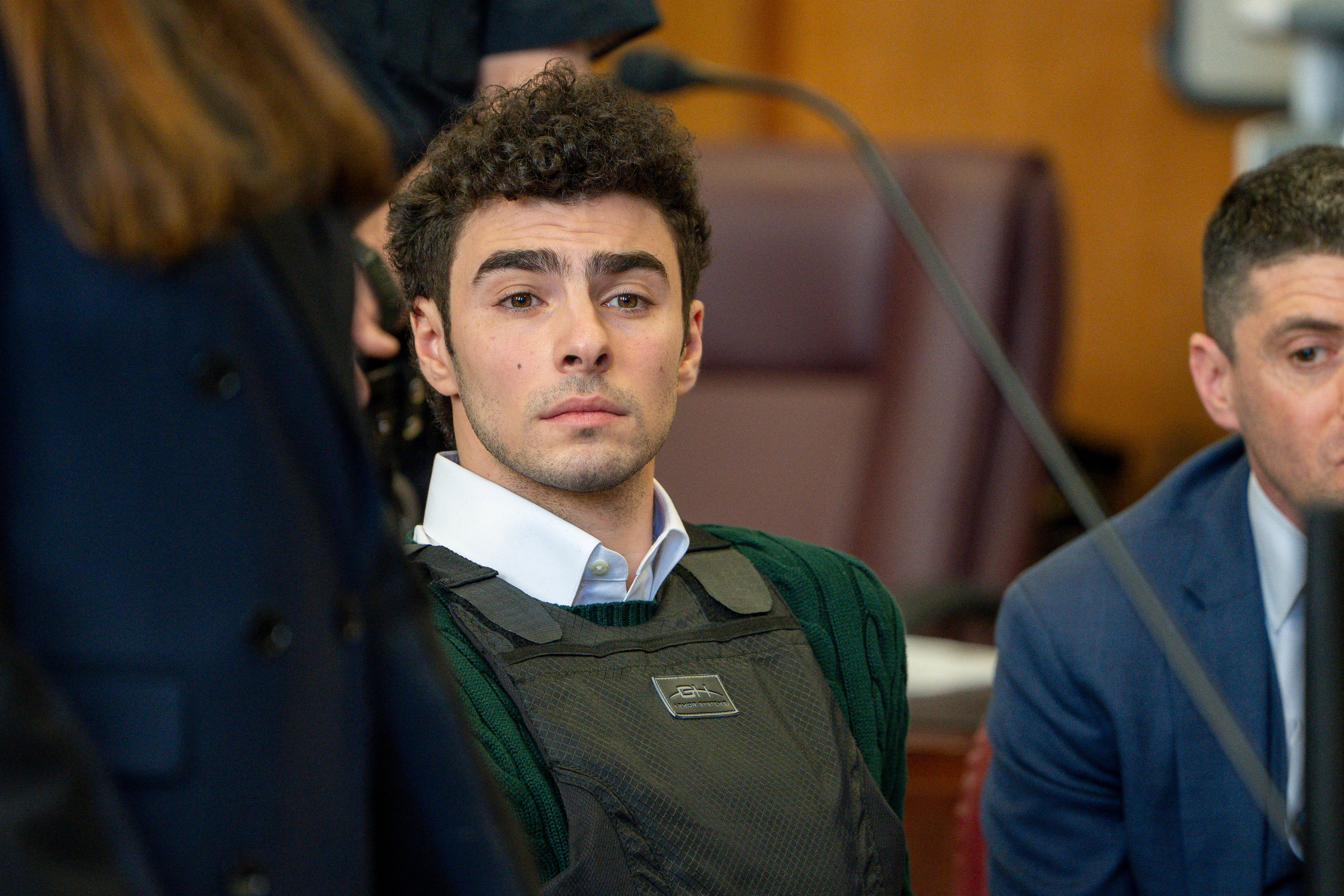 Aún no está claro cómo se generó la imagen, pero Shein investiga si se utilizó inteligencia artificial. Mangione espera juicio en el Centro de Detención Metropolitano de Brooklyn, en Nueva York
