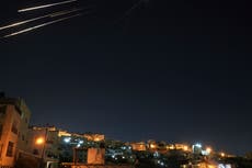 EEUU evacúa a 79 empleados y familiares de su embajada en Israel mientras más piden salir