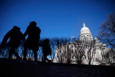 Legisladores de Rhode Island aprueban una ley para prohibir la venta de armas de asalto