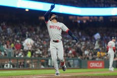 Rafaela logra jonrón decisivo y Medias Rojas dejan a Devers sin hits para imponerse 7-5 a Gigantes