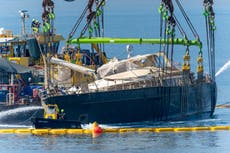 Rescatan un superyate 10 meses después de su naufragio cerca de Sicilia