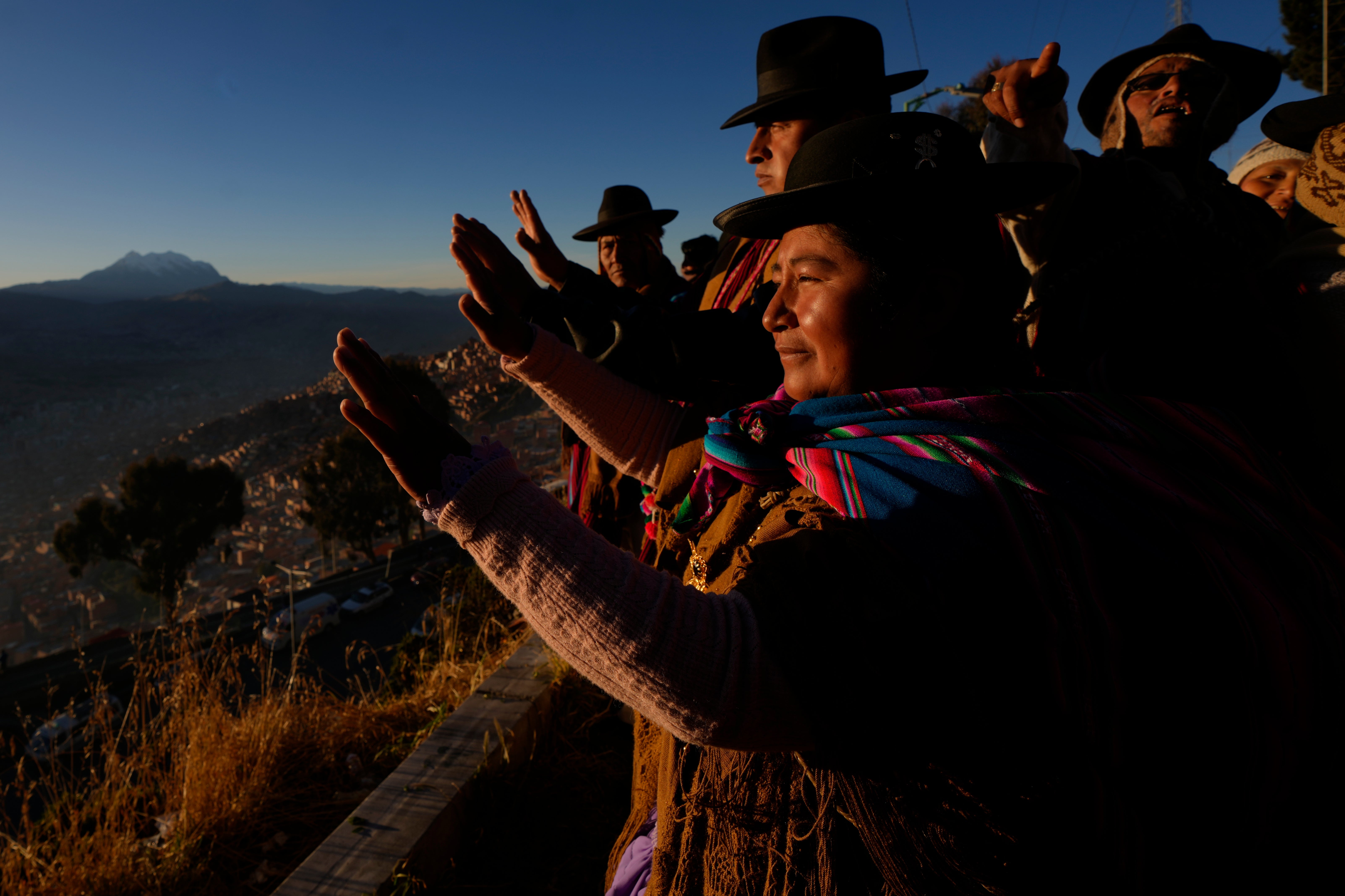 Bolivianos celebran Año Nuevo Andino en honor a la Pachamama o Madre Tierra