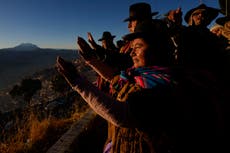 Bolivianos celebran Año Nuevo Andino en honor a la Pachamama o Madre Tierra