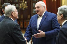Bielorrusia libera al disidente Siarhei Tsikhanouski y a 13 más tras visita de alto enviado de EEUU