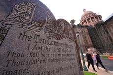 Una nueva ley de Texas exigirá exhibir los 10 Mandamientos en aulas de escuelas públicas